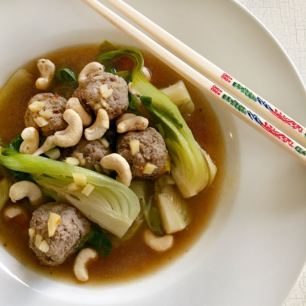 Pak Choi mit Ingwer und scharfen&nbsp;Hackbällchen