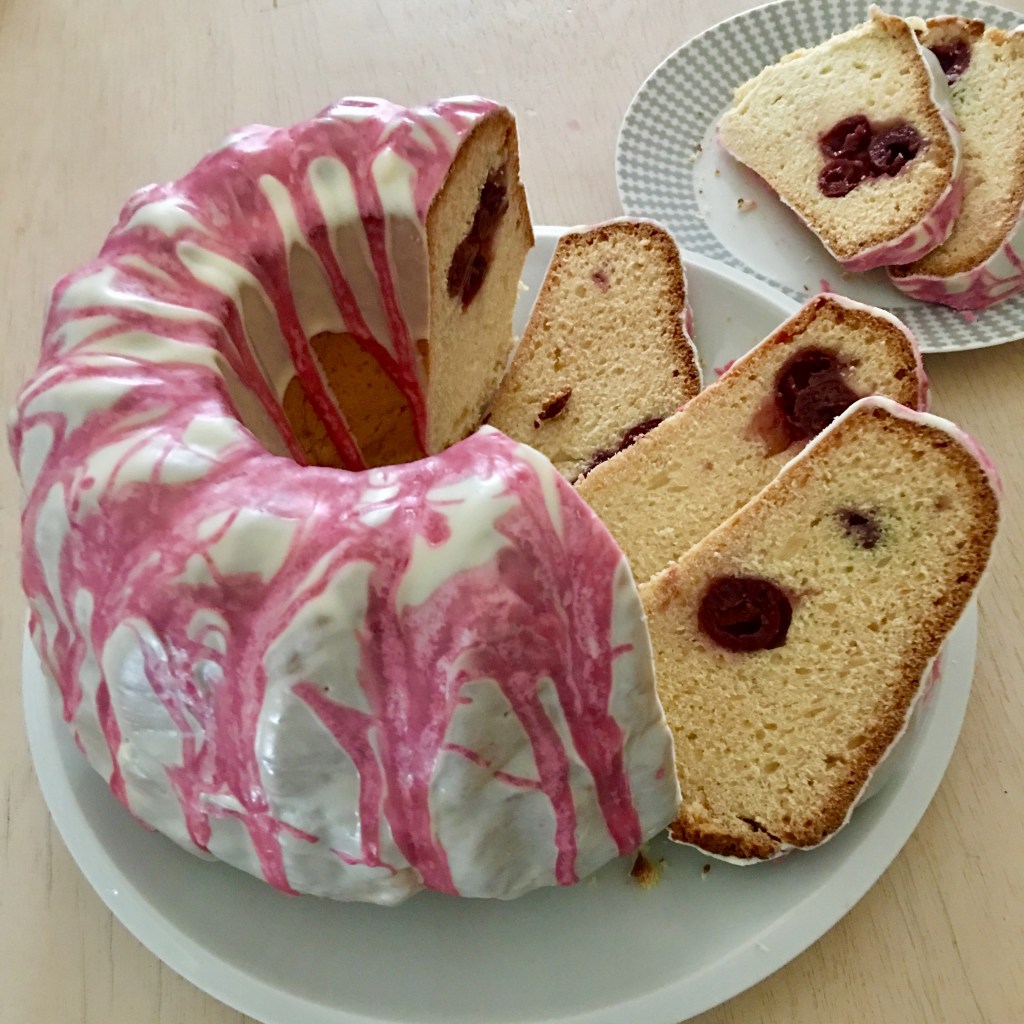 Halloween Horror: Barbies Pink Cherry&nbsp;Gugel