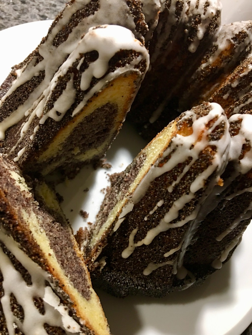 Zitronen Mohn Gugelhupf