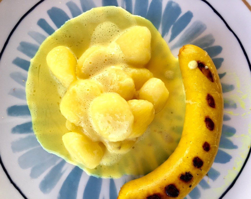 Safranwürste mit Gnocchi