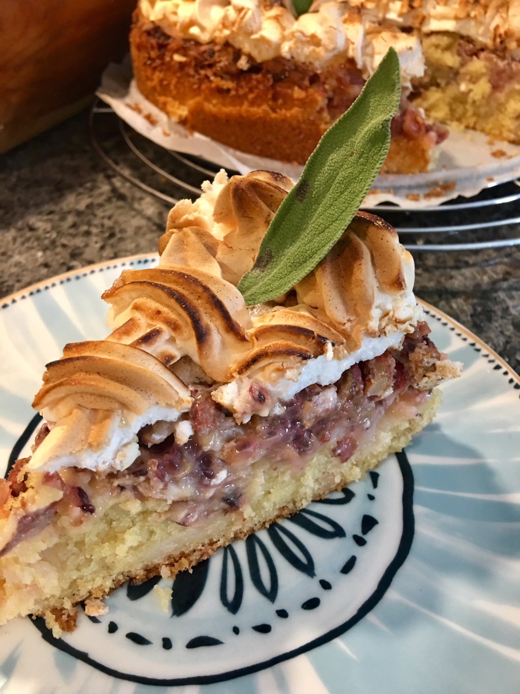 Stachelbeer Salbeikuchen mit&nbsp;Baiserhaube