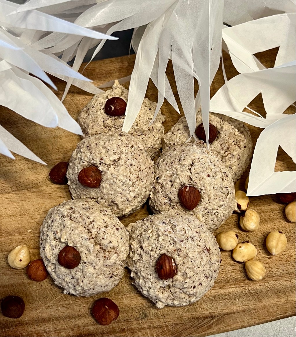 8. Türchen: Haselnuss-Makronen